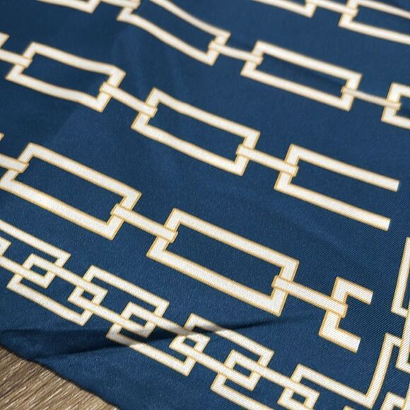 NWOT J.McLaughlin Amoura Silk Scarf - Picture 2 of 4